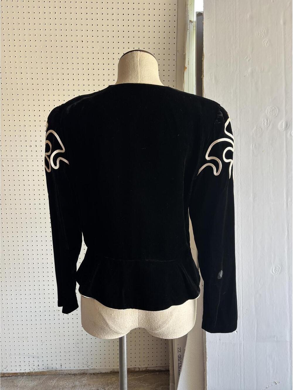 Vintage Black Velvet Jacket with White Embroidered Detail - Picture 3 of 9